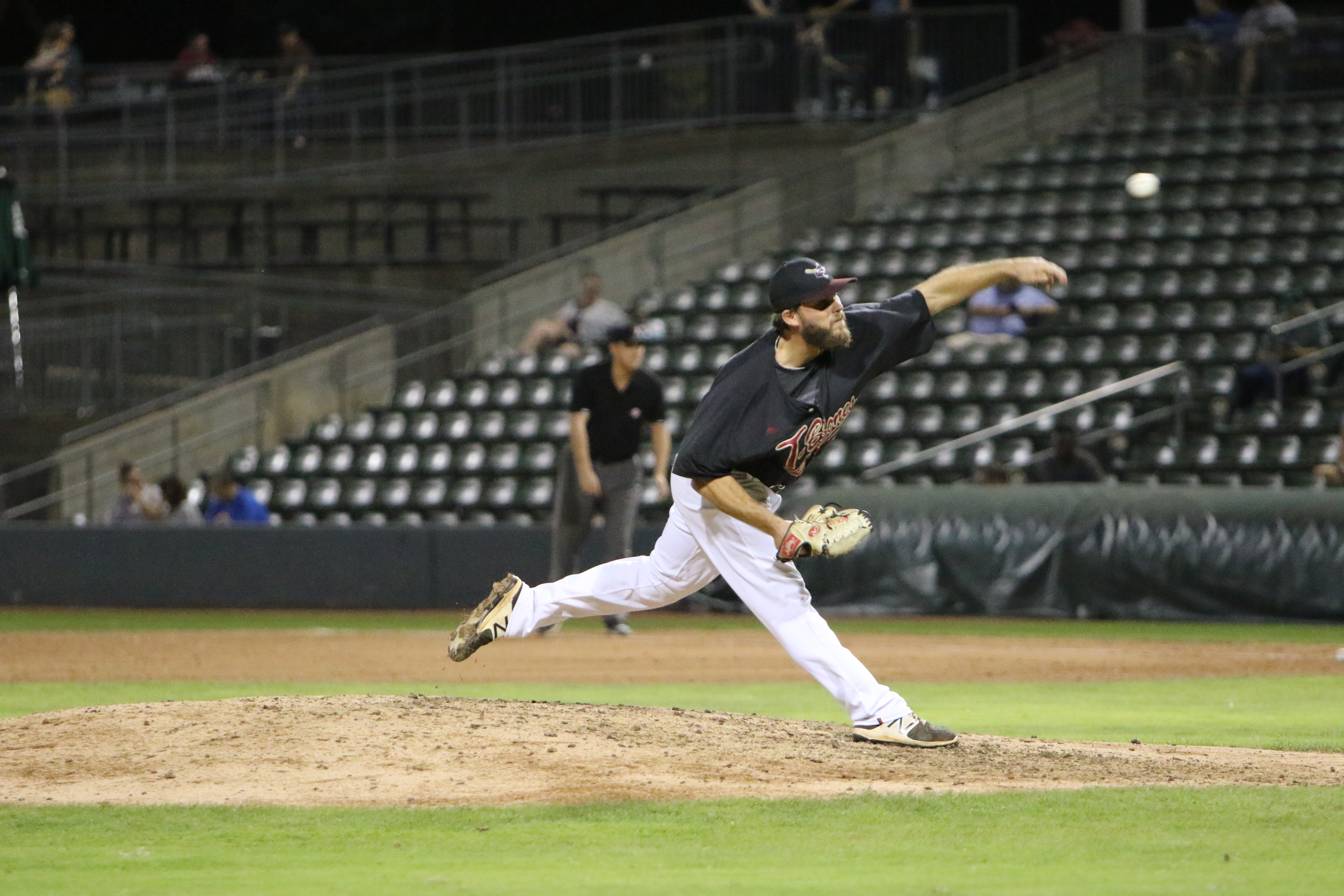 Kansas City T-Bones hire Joe Calfapietra as manager